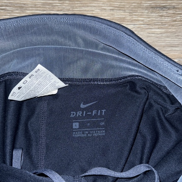 Nike Dry Fit Blue Cropped Capri Leggings - Size Small - Picture 3 of 7